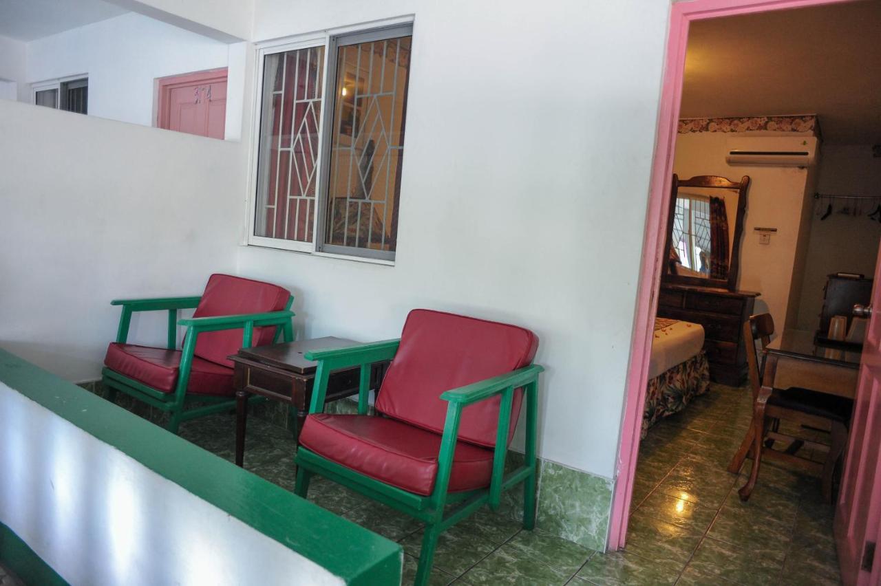 Glorianna Hotel Montego Bay Exterior photo