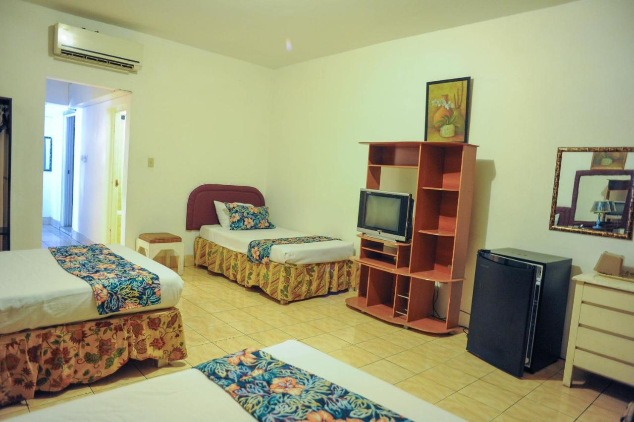 Glorianna Hotel Montego Bay Exterior photo