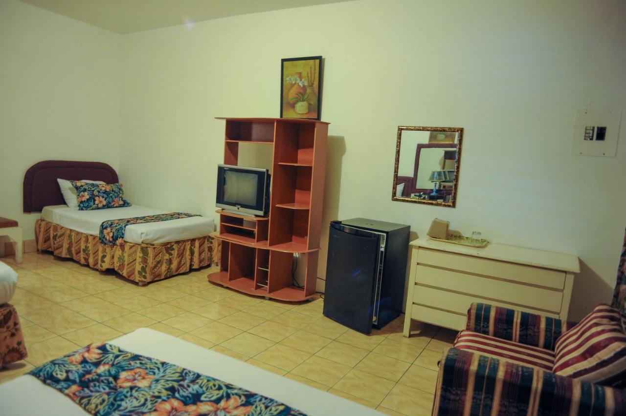 Glorianna Hotel Montego Bay Exterior photo