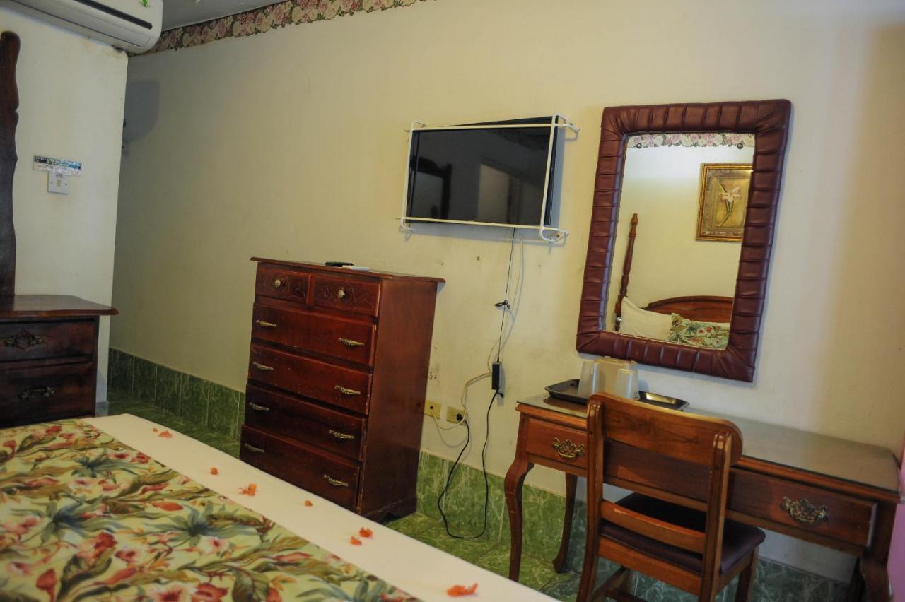 Glorianna Hotel Montego Bay Exterior photo