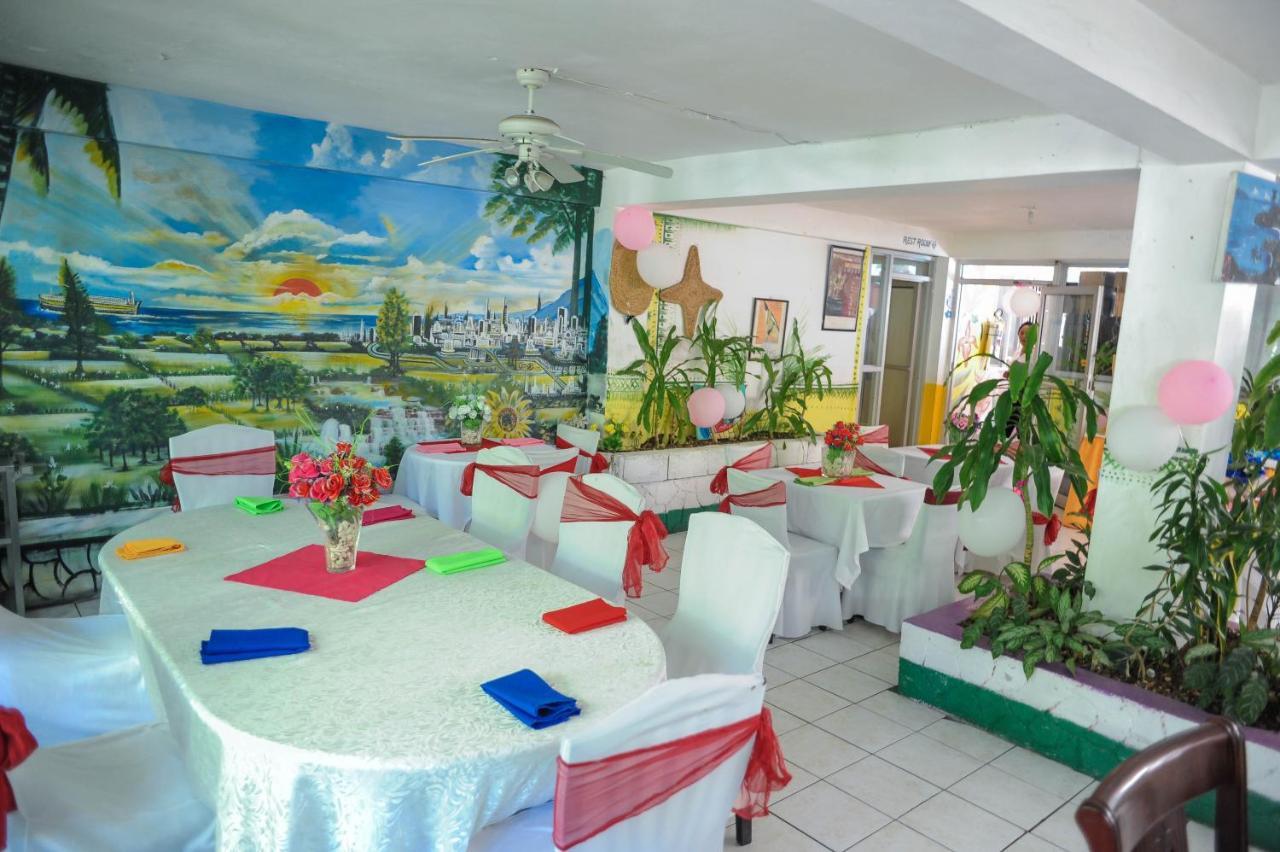 Glorianna Hotel Montego Bay Exterior photo
