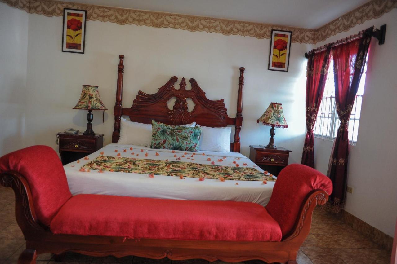 Glorianna Hotel Montego Bay Exterior photo